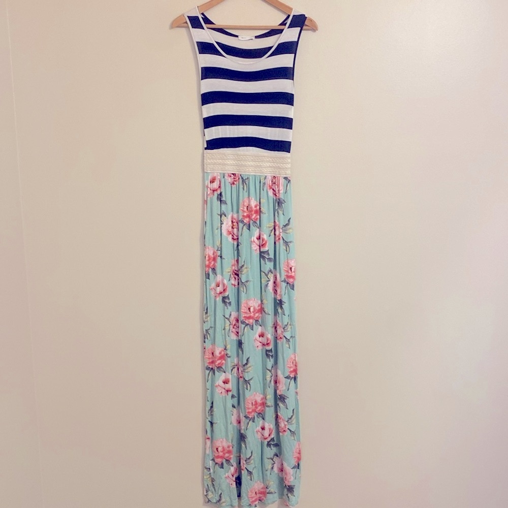 🎈BOGO FREE🎈Reb & J floral long maxi dress size small